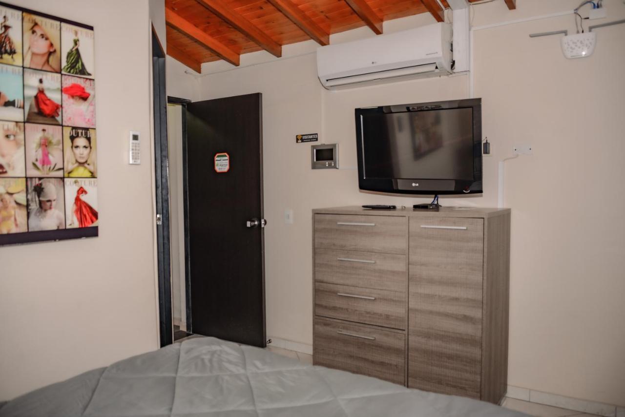 Poblado Brownstone Apartment Меделин Екстериор снимка