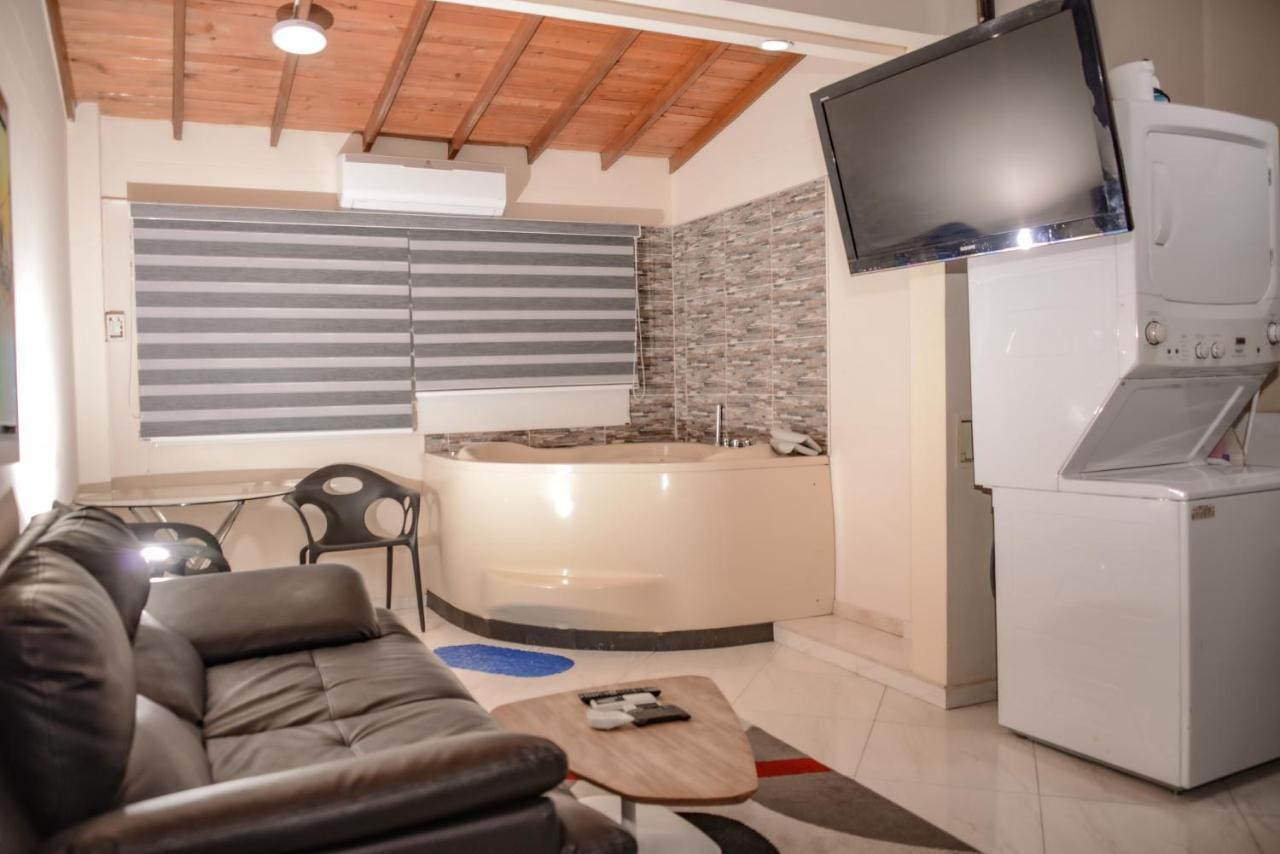 Poblado Brownstone Apartment Меделин Екстериор снимка