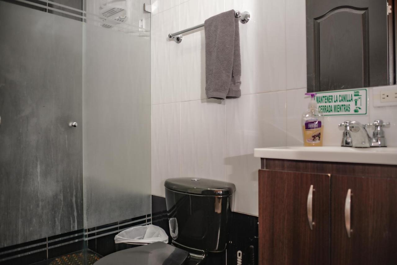 Poblado Brownstone Apartment Меделин Екстериор снимка