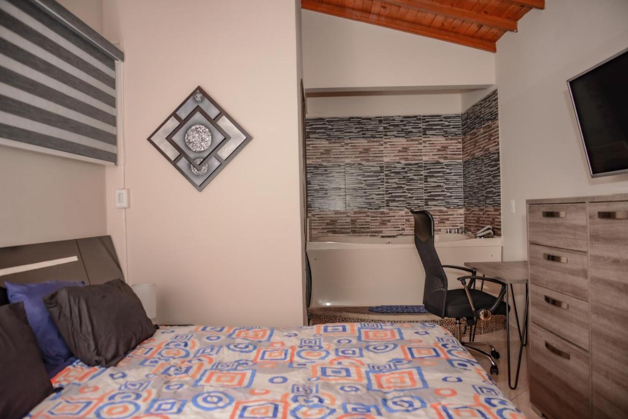 Poblado Brownstone Apartment Меделин Екстериор снимка