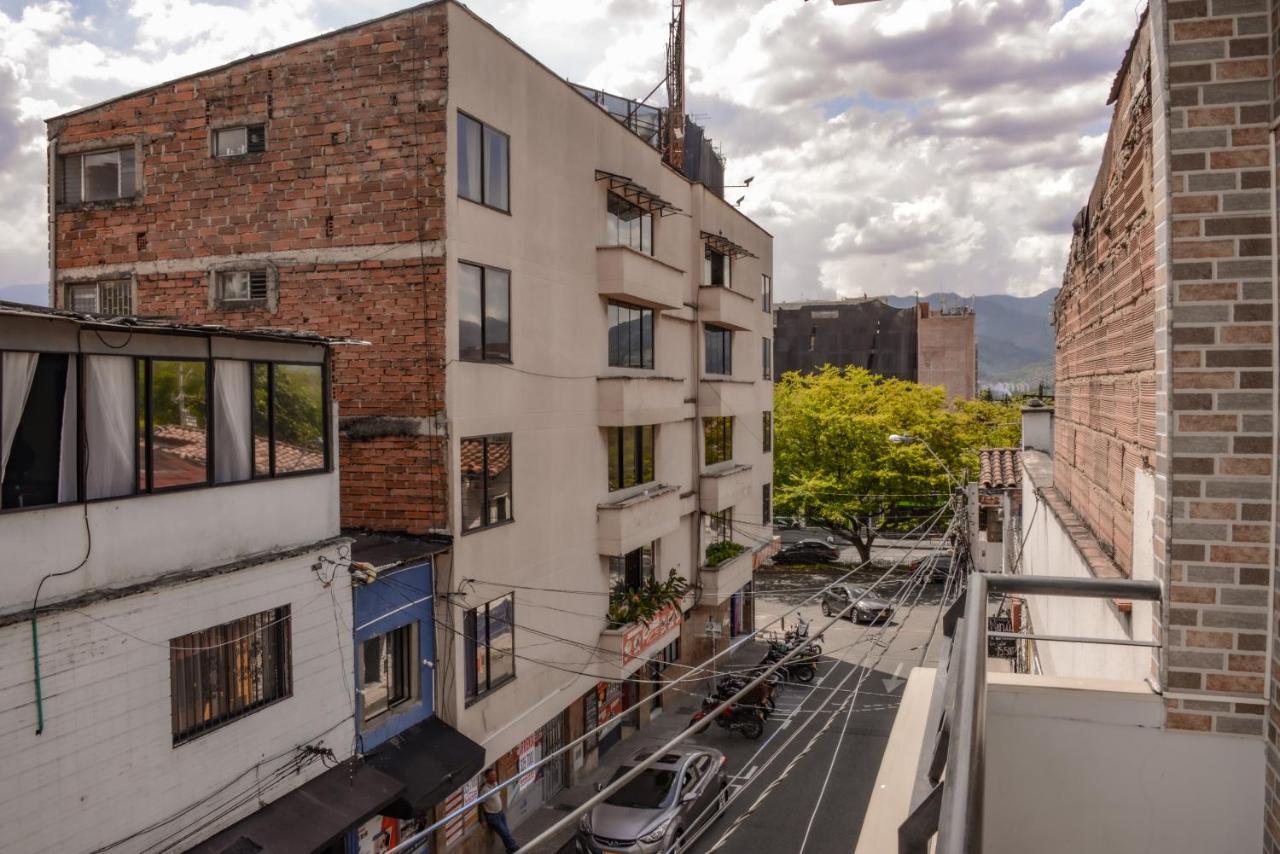 Poblado Brownstone Apartment Меделин Екстериор снимка