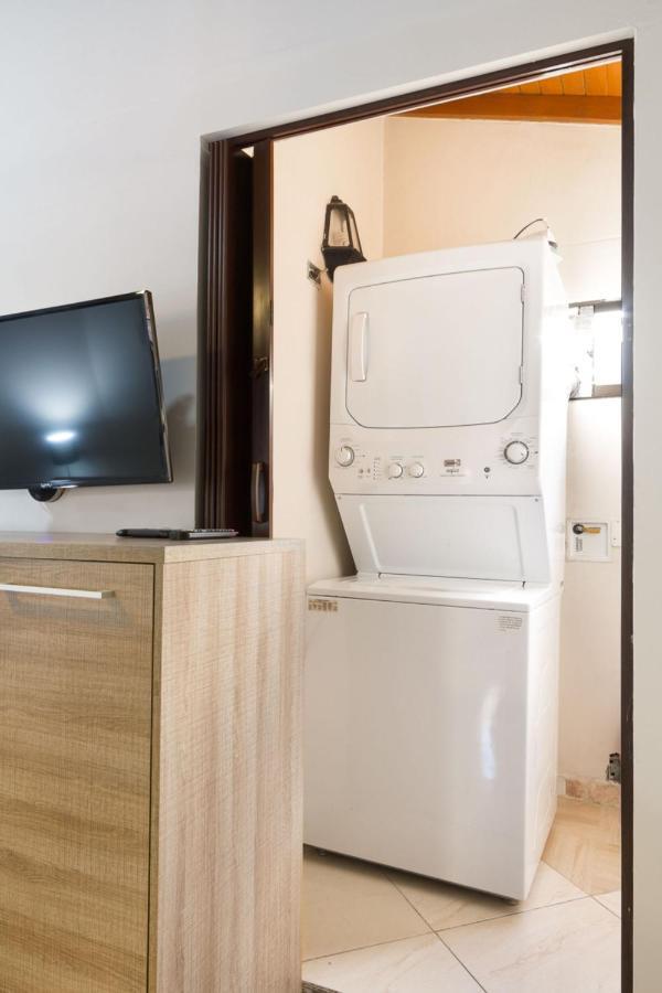 Poblado Brownstone Apartment Меделин Екстериор снимка