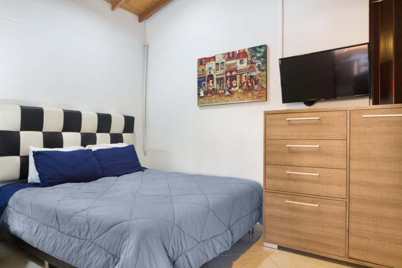 Poblado Brownstone Apartment Меделин Екстериор снимка