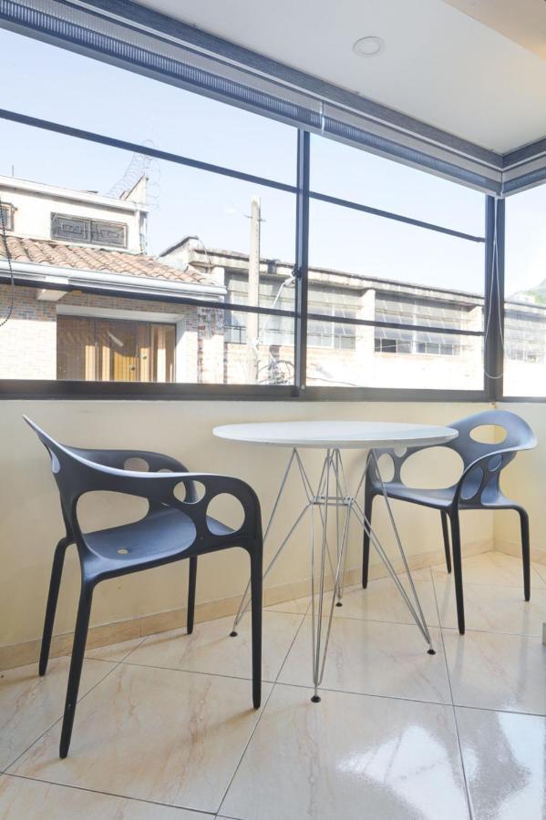 Poblado Brownstone Apartment Меделин Екстериор снимка