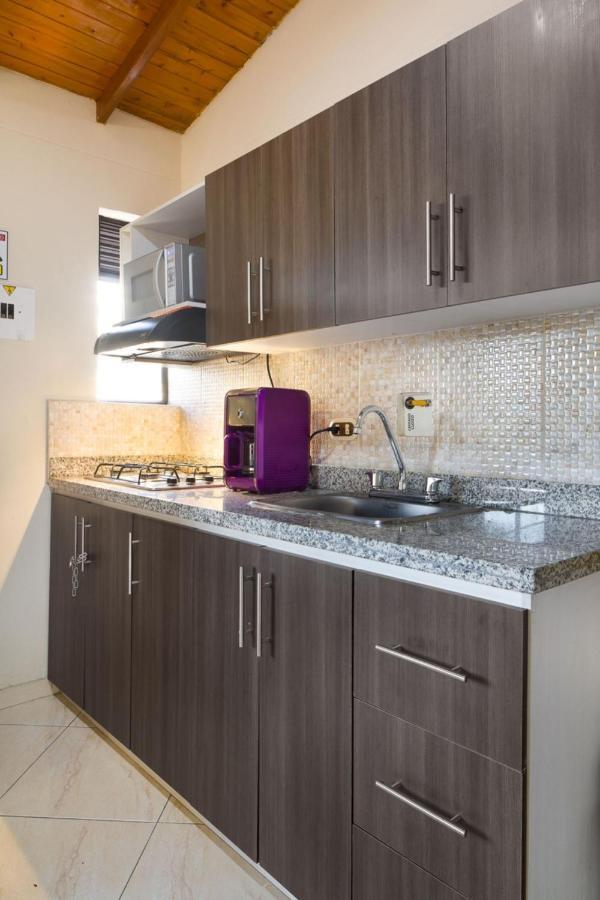 Poblado Brownstone Apartment Меделин Екстериор снимка